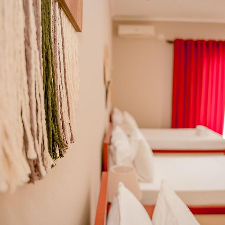 Aljur Hotel Himare Buitenkant foto