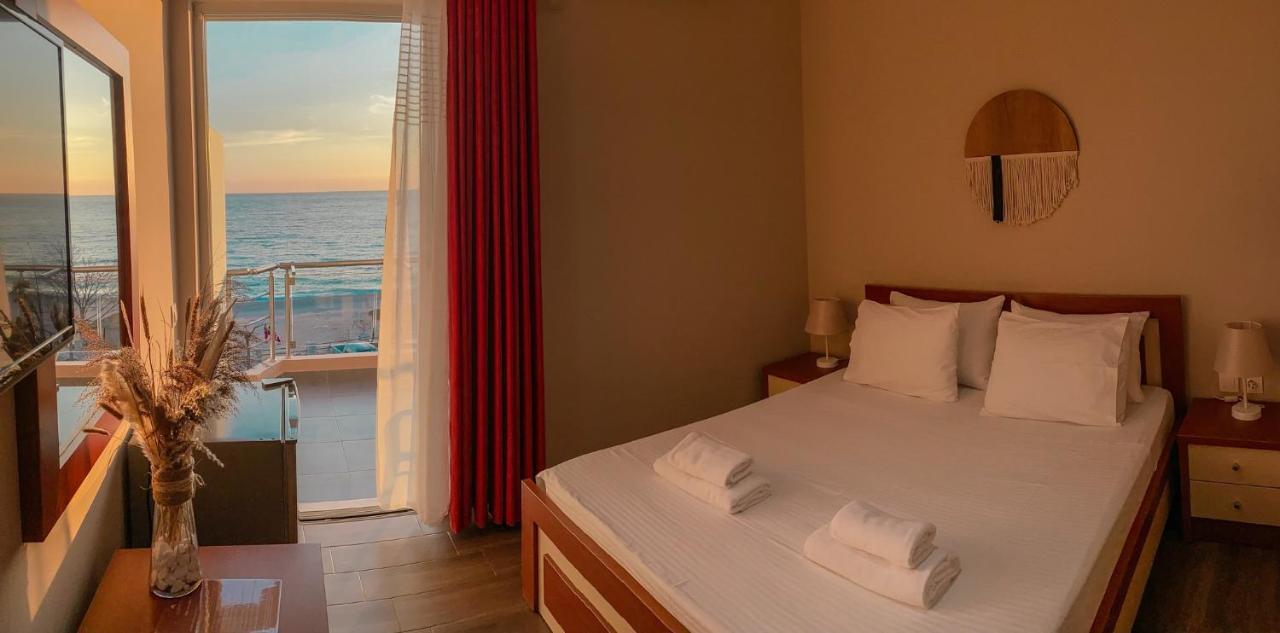 Aljur Hotel Himare Buitenkant foto