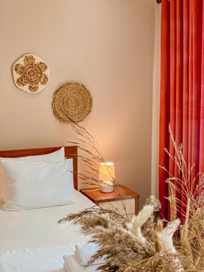 Aljur Hotel Himare Buitenkant foto