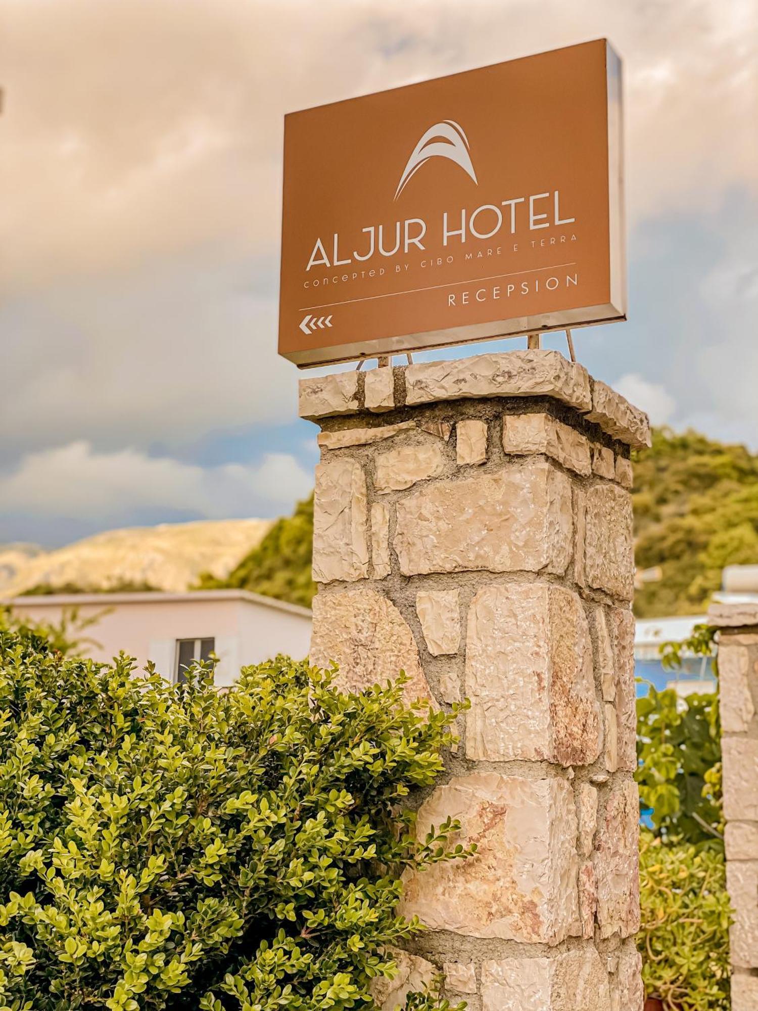 Aljur Hotel Himare Buitenkant foto
