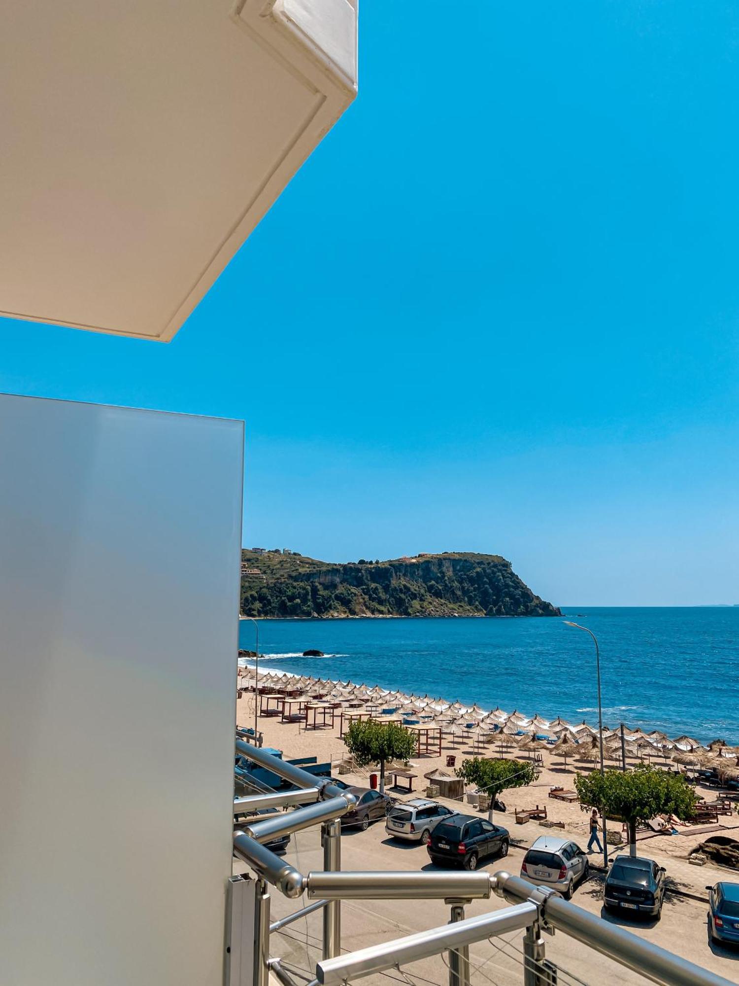 Aljur Hotel Himare Buitenkant foto